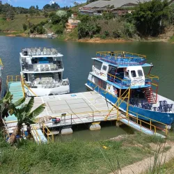 Tour a Guatapé y El Peñol desde Medellín