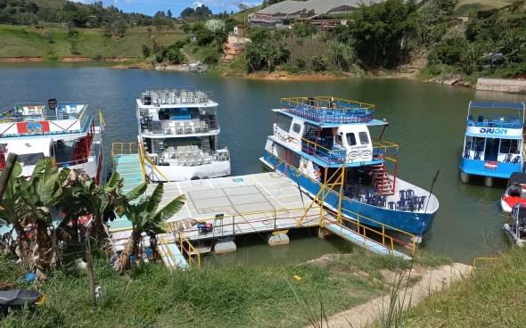 Tour a Guatapé y El Peñol desde Medellín