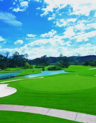 Juegue golf en los alrededores de Bogotá