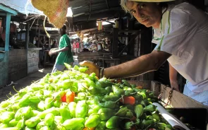 Food tourist in Cartagena Colombia