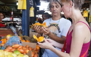 Cata de frutas en tour de Cartagena