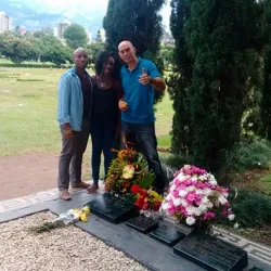 Tour a la tumba de Pablo Escobar