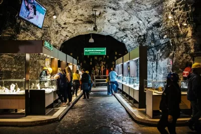 Handicrafts at the salt cathedral
