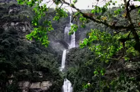 Ecoturismo cerca a Bogotá en parque natural La Chorrera