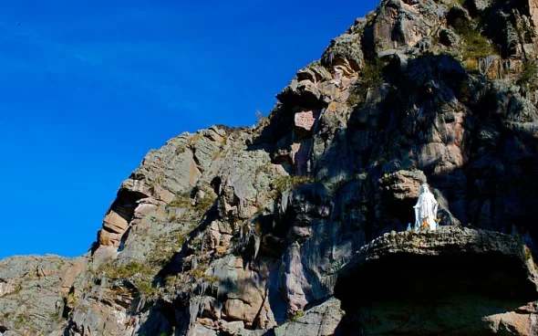 Tour escalar en Suesca cerca a Bogotá