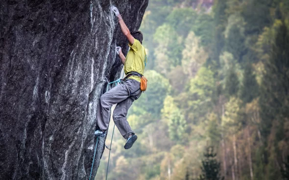 Tour escalar en Suesca cerca a Bogotá