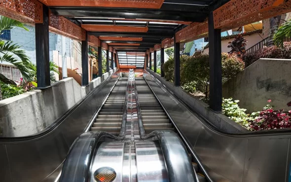 Medellin comuna 13 tour