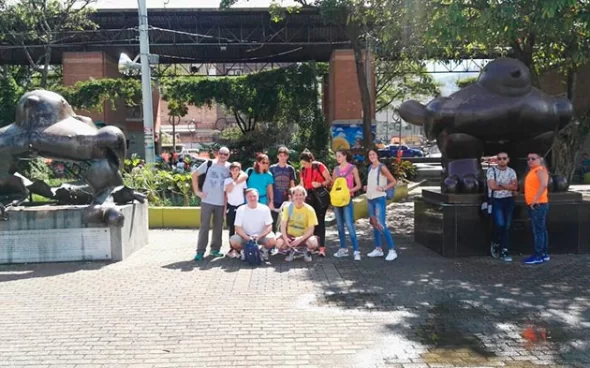 Tour esculturas Los Pájaros de la Paz en Medellin