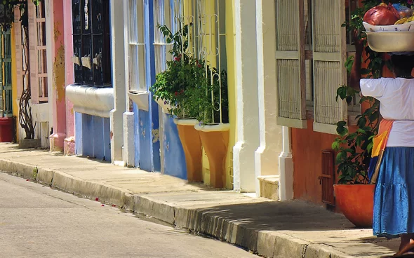 Palenquera en las calles de Cartagena
