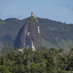 Tour a Guatapé y El Peñol desde Medellín