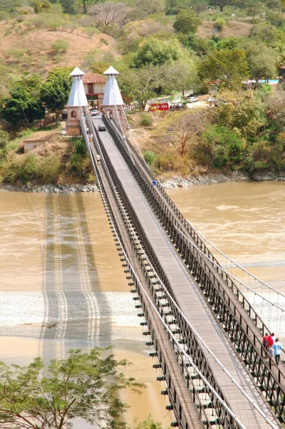 Puente de occidente