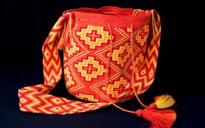 Mochila Wayuu artesanas de Colombia