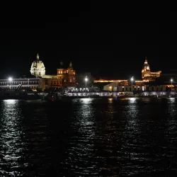 Tour de noche en bote por Cartagena Colombia