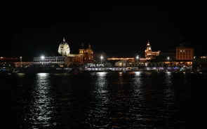 Tour de noche en bote por Cartagena Colombia
