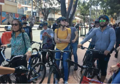 Turistas en bicicleta