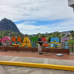 Tour a Guatapé y El Peñol desde Medellín