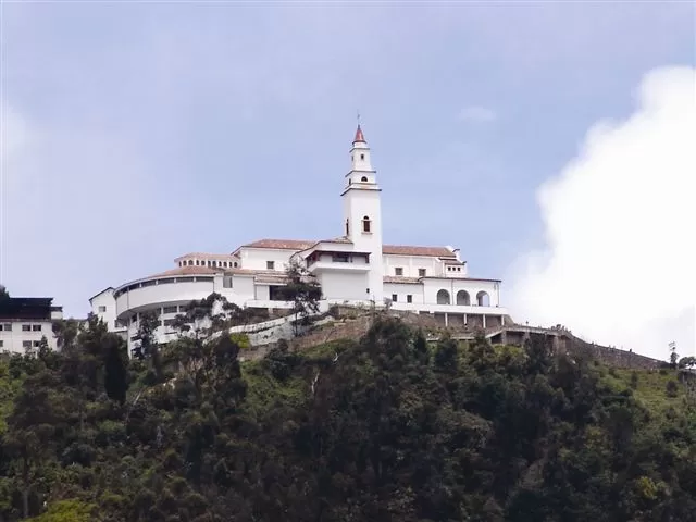 Tour a Monserrate