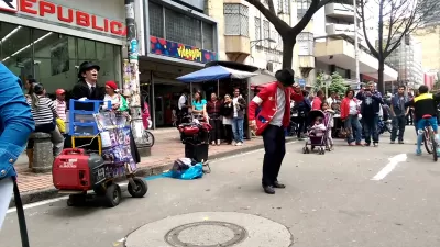 Carrera Séptima pedestrian tour
