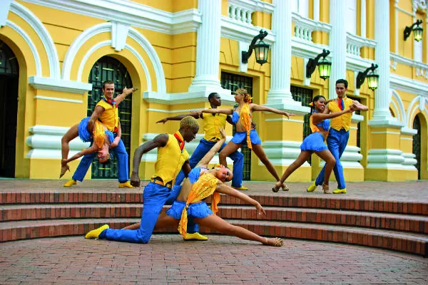 Bailarines de salsa