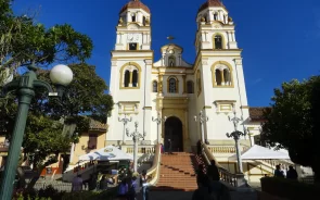 Iglesia de Guasca cerca a Bogotá