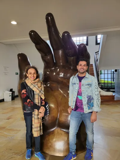 Pareja en Museo Botero de Bogotá