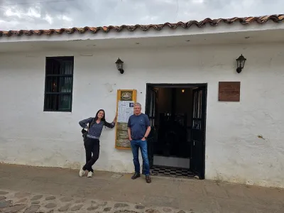 Pareja en tour a Villa de Leyva