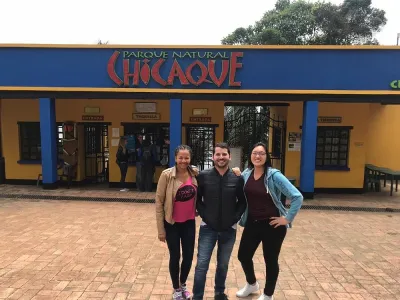Turistas en tour a parque Chicaque